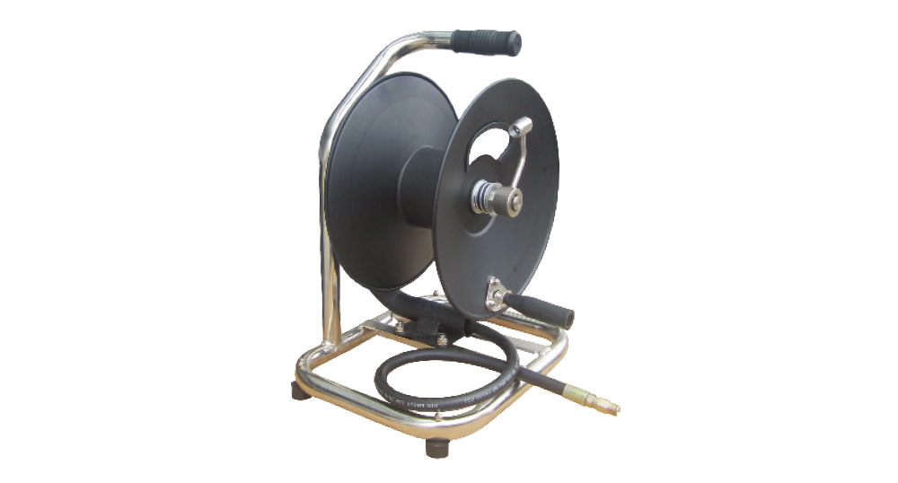 High Pressure Free Standing Hose Reel with 1.5mtr pigtail suitable